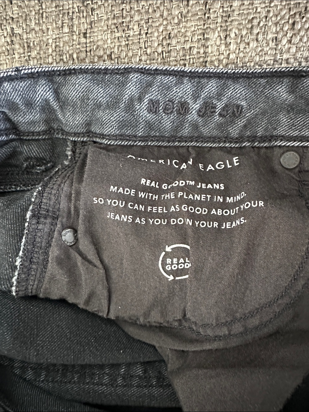 American Eagle Outfitters Black Stretch Wash Jeans Sze 4 Short High Rise Tapered - Picture 5 of 8